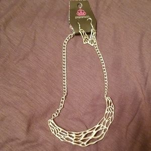paparazzi Accessories - One set Necklace +earrings paparazzi Accessories - One set Necklace +earrings